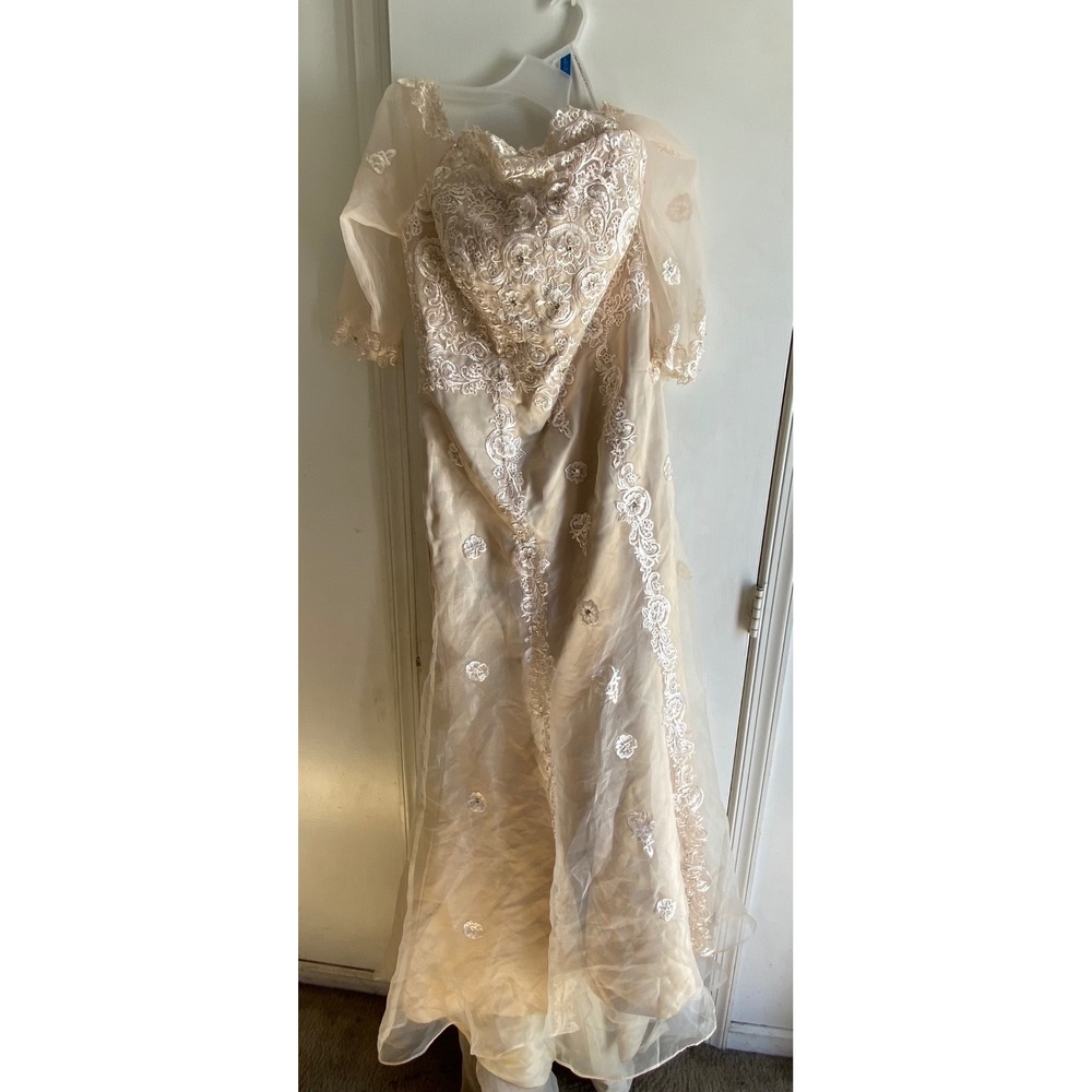 JJ House‎ Champagne Lace Beaded Wedding Gown Formal Dress Size US 16